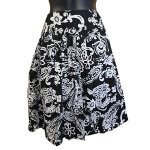 Dialogue Black and White Paisley Cotton Skirt Office Lightweight Size 18W Pleat